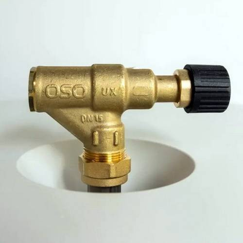 Водонагреватель комбинированного нагрева OSO Saga 2.0 Coil S2C 2200/1x230В+0,8м2 Водонагреватель комбинированного нагрева OSO Saga 2.0 Coil S2C 2200/1x230В+0,8м2